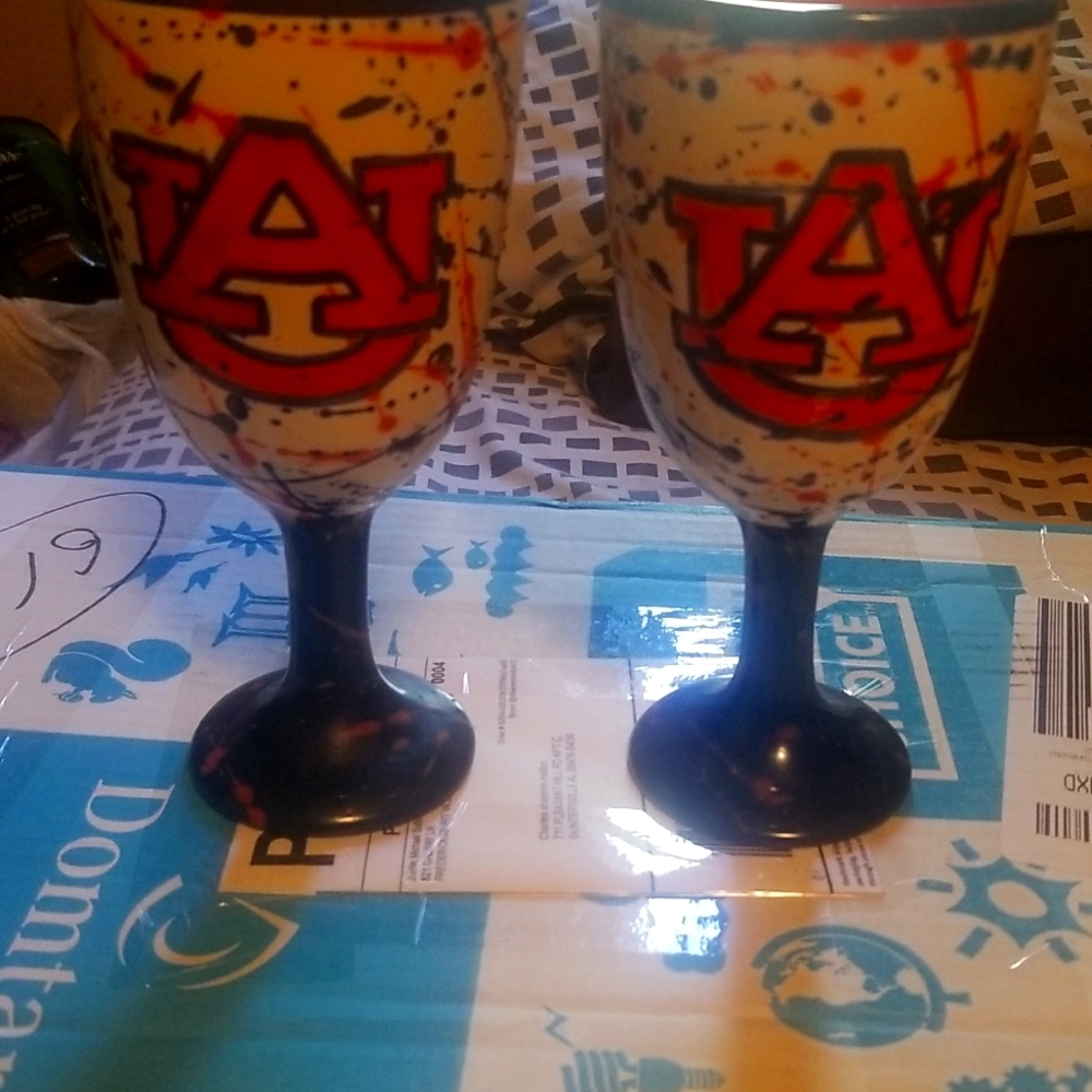 RETRO 2003 HAND PAINTED AUBURN TIGERS WINE GLASSES LIKE NEW